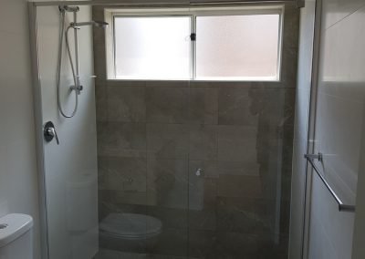 Showers screen mirros Sydney 1 e1520385352870