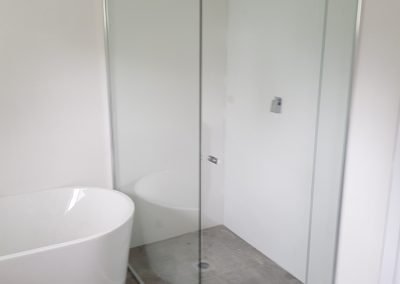 Showers screen mirros Sydney 2 e1520385342315